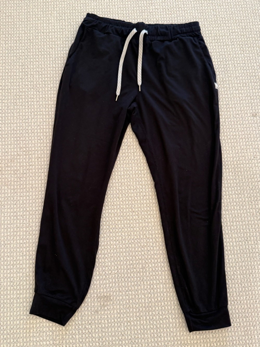 Women’s Black vuori Jogger Sweatpants with White Drawstrings